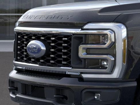 New 2025 Ford F350 Platinum AWD/4WD image 17