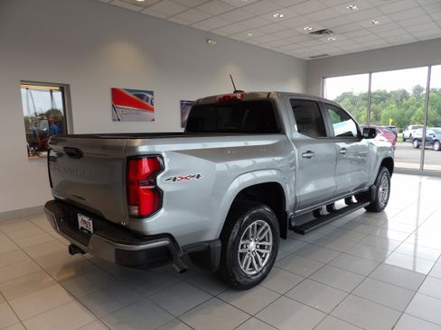 Used 2024 Chevrolet Colorado LT w/ LT Convenience Package III image 6