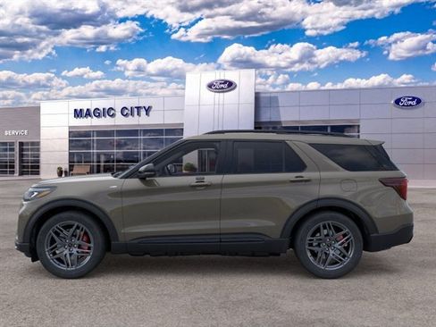 Used 2026 Ford Explorer ST-Line w/ ST-Line Street Pack AWD/4WD image 3