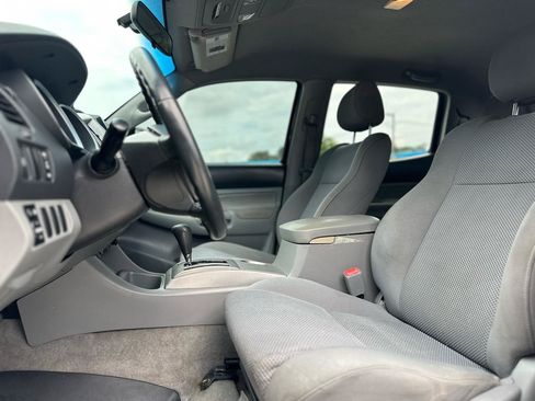 Used 2006 Toyota Tacoma PreRunner RWD image 9