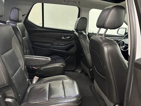 Used 2019 Chevrolet Traverse RS image 36