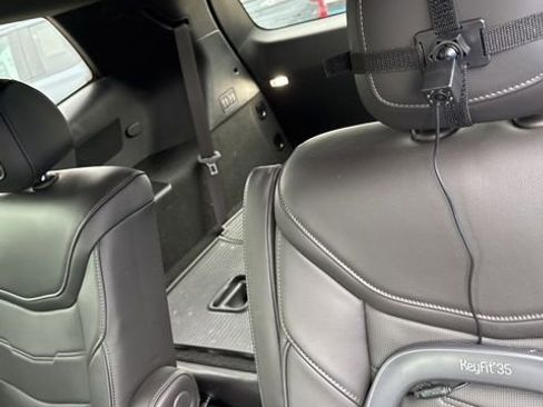 Used 2023 Cadillac XT6 Sport w/ Platinum Package AWD/4WD image 5