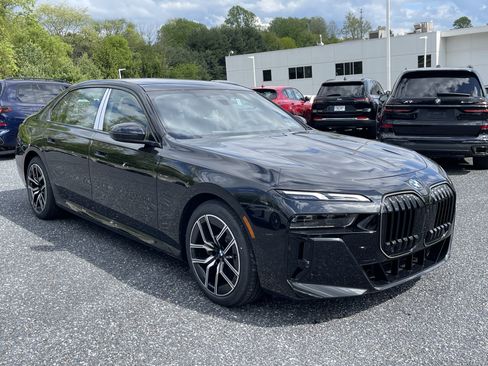 Used 2026 BMW 740i xDrive AWD/4WD image 3