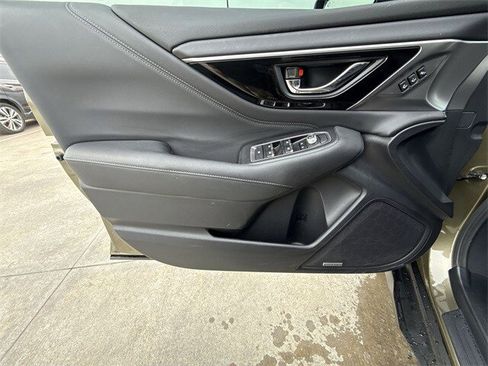 Used 2020 Subaru Outback Limited image 13