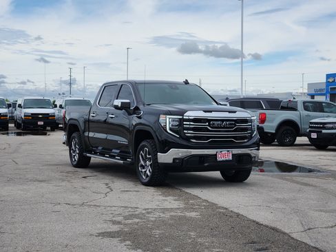 Used 2025 GMC Sierra 1500 SLT w/ SLT Premium Plus Package AWD/4WD image 3