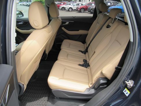 Used 2025 Audi Q7 3.0T Premium Plus AWD/4WD image 35