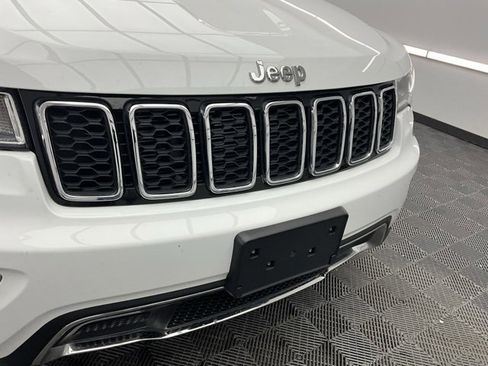 Used 2018 Jeep Grand Cherokee Limited image 29
