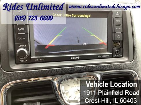 Used 2015 Chrysler Town & Country Touring-L w/ Driver Convenience Group FWD image 10