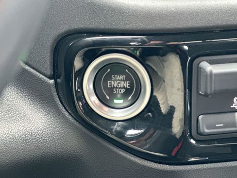 Used 2022 GMC Sierra 1500 SLT w/ SLT Premium Plus Package image 17