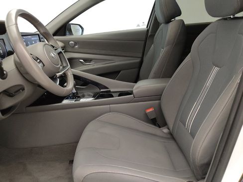 Used 2021 Hyundai Elantra SEL w/ Convenience + Premium Package FWD image 17