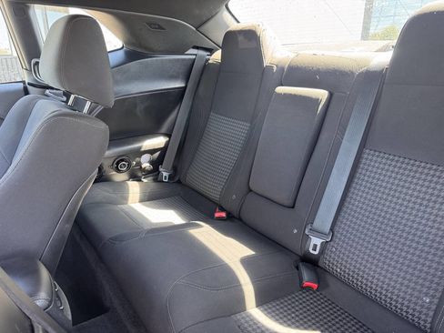 Used 2016 Dodge Challenger SXT image 20