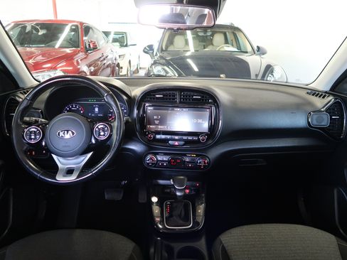 Used 2020 Kia Soul EX FWD image 10