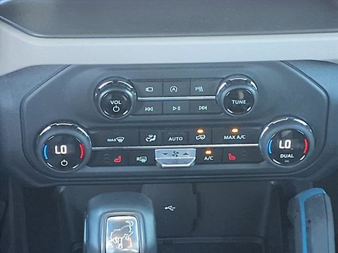 Used 2023 Ford Bronco Wildtrak image 15