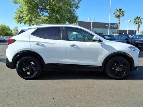 Used 2024 Buick Encore GX Sport Touring image 6