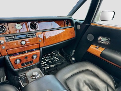 Used 2009 Rolls-Royce Phantom Drophead Coupe RWD image 21