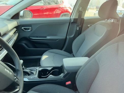 Used 2025 Kia K4 LXS image 7