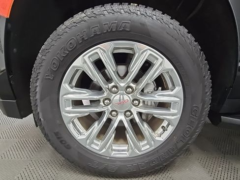 Used 2022 GMC Yukon XL SLT image 46