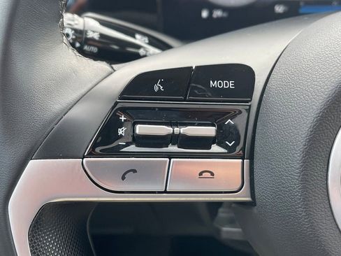 Used 2023 Hyundai Elantra Limited image 8