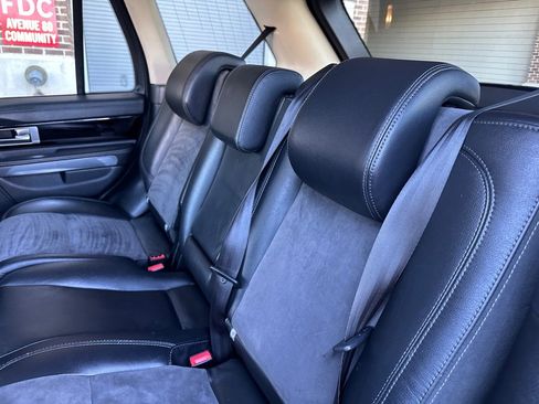Used 2013 Land Rover Range Rover Sport HSE image 18