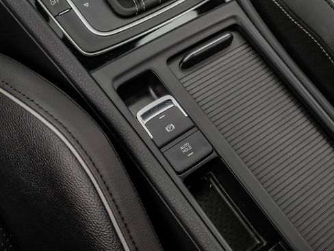 Used 2019 Volkswagen Golf R 4-Door AWD/4WD image 35