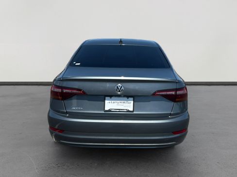 Used 2019 Volkswagen Jetta SE FWD image 4