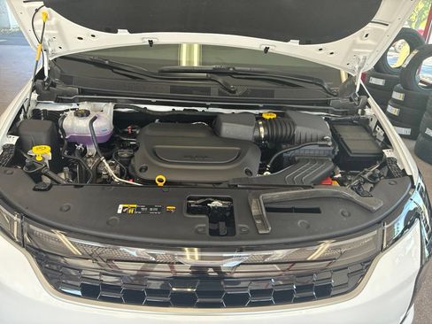 New 2027 Chrysler Pacifica Select AWD/4WD image 31