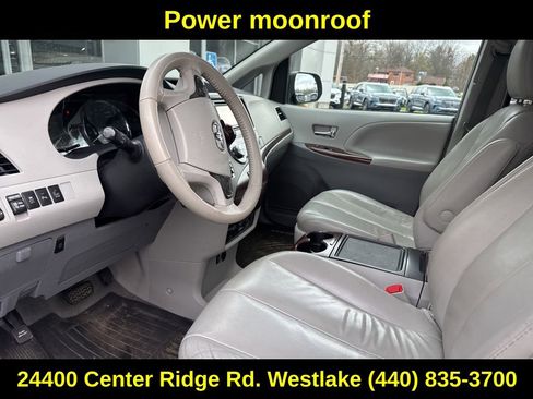Used 2014 Toyota Sienna XLE w/ Entertainment Package image 15