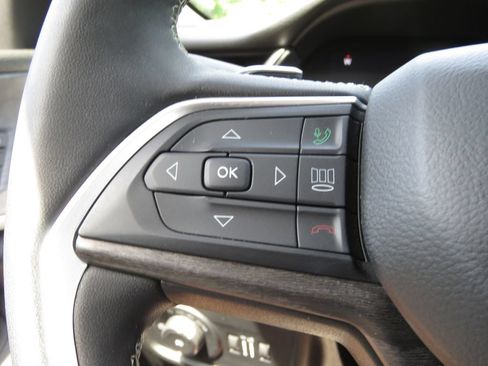 Used 2023 Jeep Grand Cherokee Limited AWD/4WD image 22