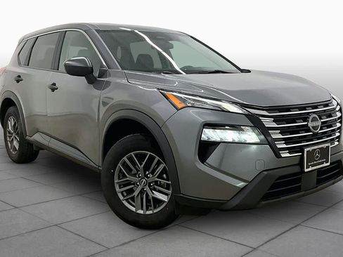Used 2024 Nissan Rogue S FWD image 3