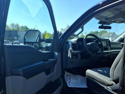 Used 2025 Ford F350 XLT w/ FX4 Off-Road Package image 12