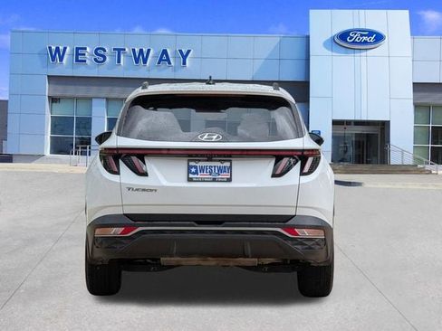 Used 2023 Hyundai Tucson SEL FWD image 4