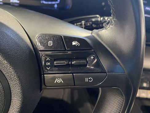 Used 2025 Hyundai Elantra Sport image 18