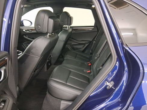 Used 2023 Porsche Macan image 13