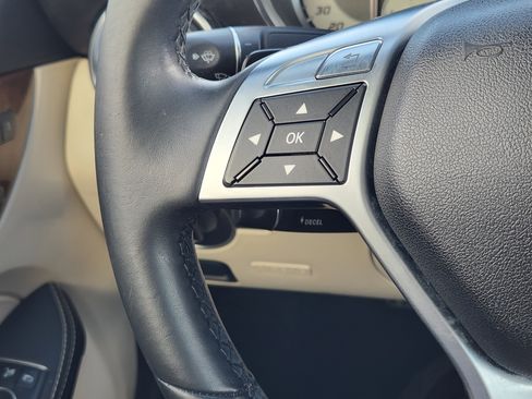 Used 2015 Mercedes-Benz SLK 250 image 27