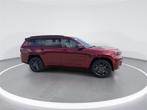 New 2026 Jeep Grand Cherokee L Limited image 9