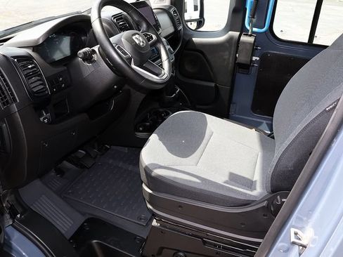 Used 2024 RAM ProMaster 3500 FWD image 4
