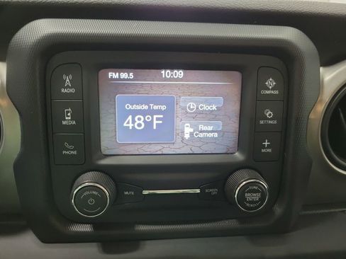 Used 2019 Jeep Wrangler Sport image 6