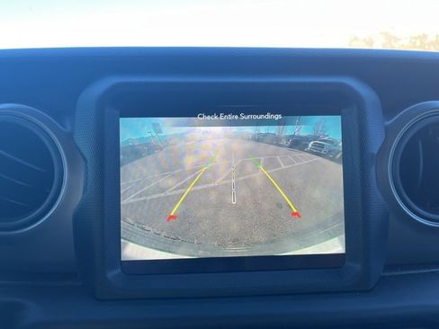 Used 2022 Jeep Wrangler Sport S image 17