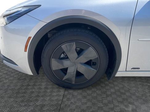 Used 2024 Toyota Prius LE image 14