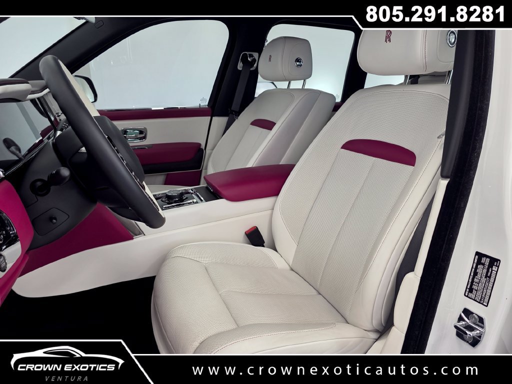Used 2026 Rolls-Royce Cullinan AWD/4WD image 32