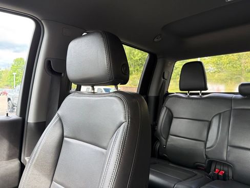 Used 2020 Chevrolet Silverado 1500 Custom w/ Custom Value Package AWD/4WD image 11