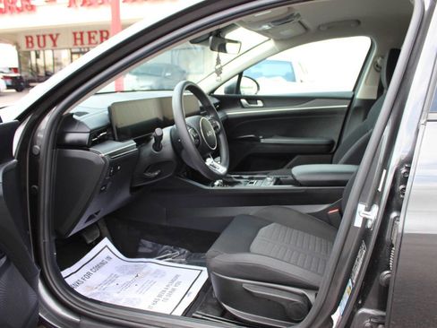 Used 2025 Kia K5 LXS FWD image 16