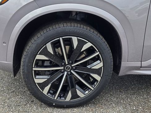 New 2026 Volvo XC90 B6 Plus w/ Protection Package Premier AWD/4WD image 12
