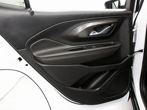 Used 2022 GMC Terrain SLE w/ Driver Convenience Package image 26