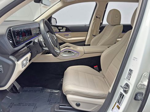 Used 2023 Mercedes-Benz GLS 450 4MATIC image 17
