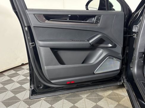 New 2026 Porsche Cayenne GTS image 15