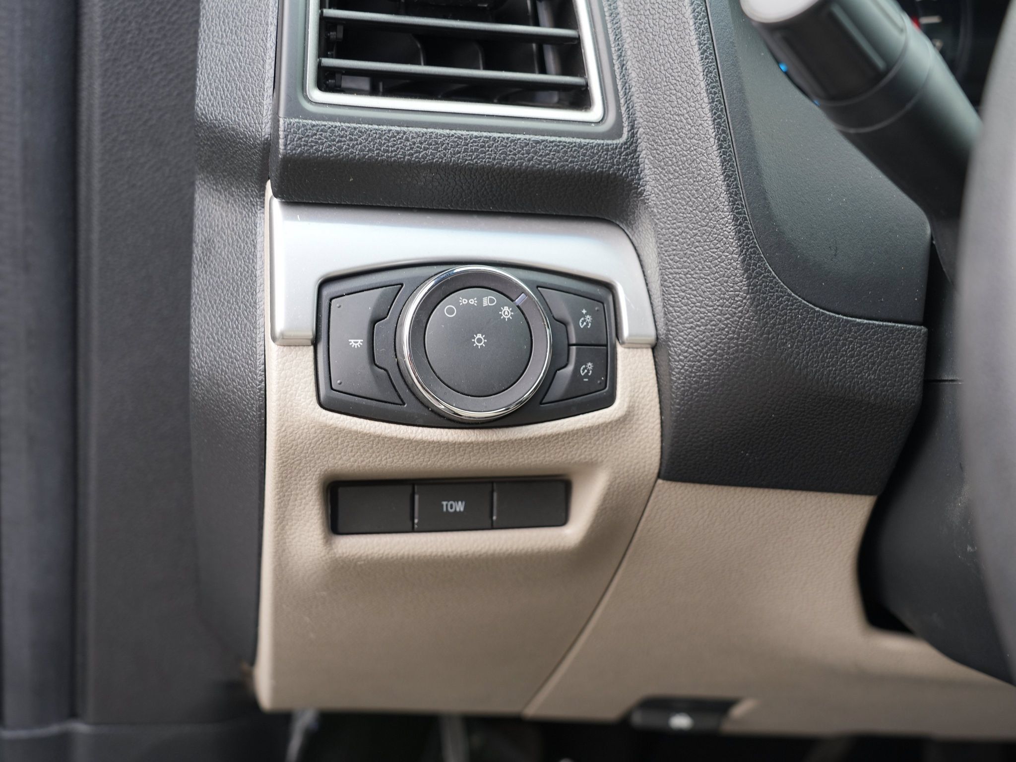 Used 2018 Ford Explorer 4WD image 18