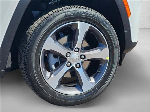 New 2026 Jeep Grand Cherokee Limited RWD image 10
