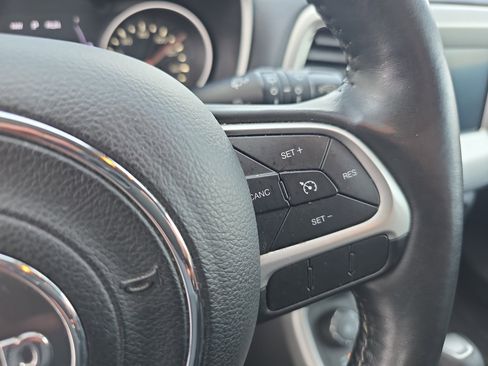 Used 2019 Jeep Compass Sport image 20