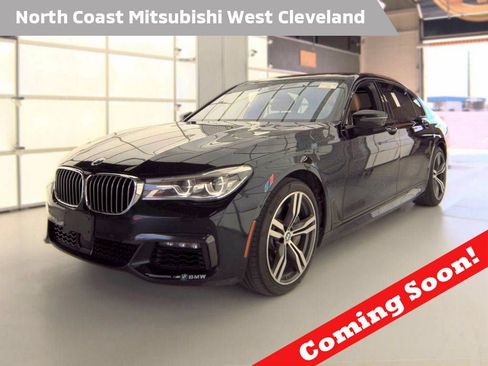 Used 2019 BMW 750i xDrive AWD/4WD image 1